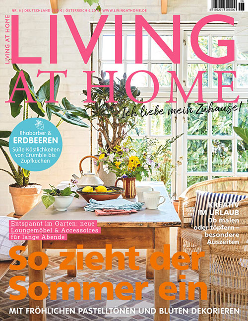 Cover von LIVING AT HOME 